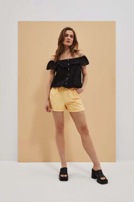 Oranžiniai džinsiniai šortai